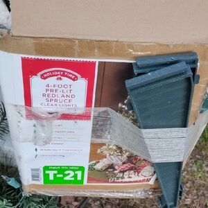 Holiday Time Green Redland Spruce Tree with Clear Lights